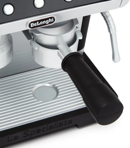ערכת משחק מכונת קפה בריסטה DeLonghi מבית Casdon