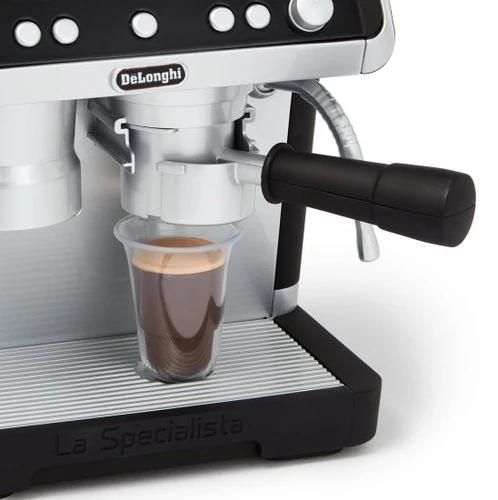 ערכת משחק מכונת קפה בריסטה DeLonghi מבית Casdon