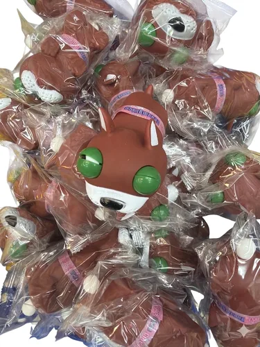 כלב מוציא עיניים ומפריח בועה